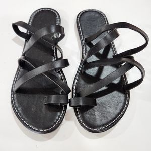 Toe ring sandals